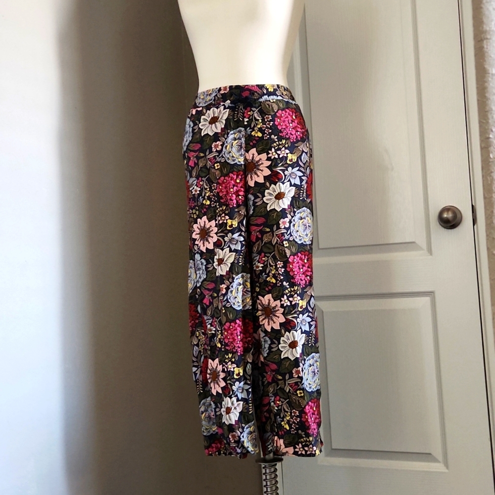 LOFT banded pull on floral print pants